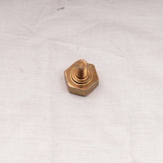 BOLT KUBOTA 76539-34372 .09KG